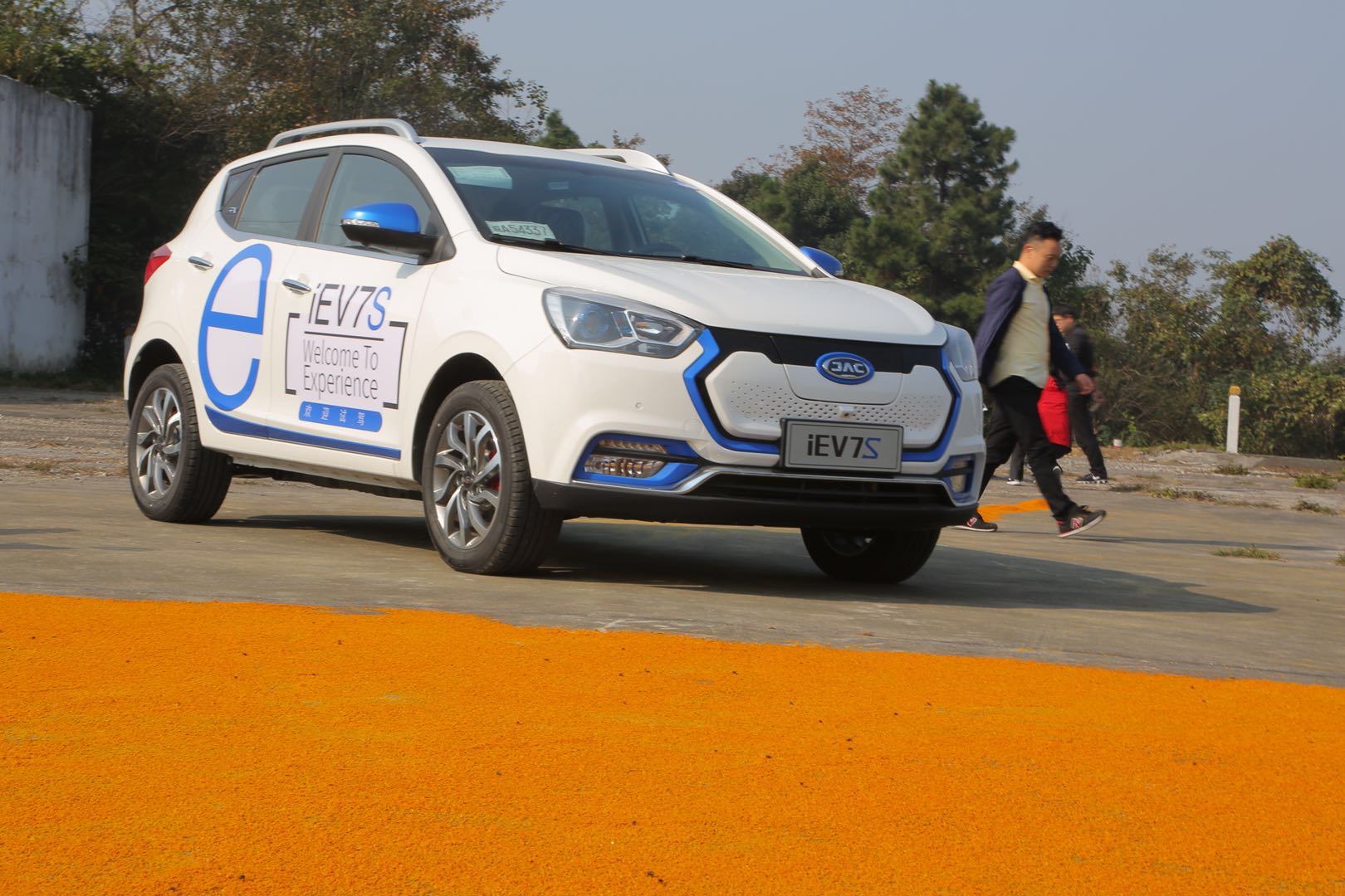 新能源汽车 新能源汽车